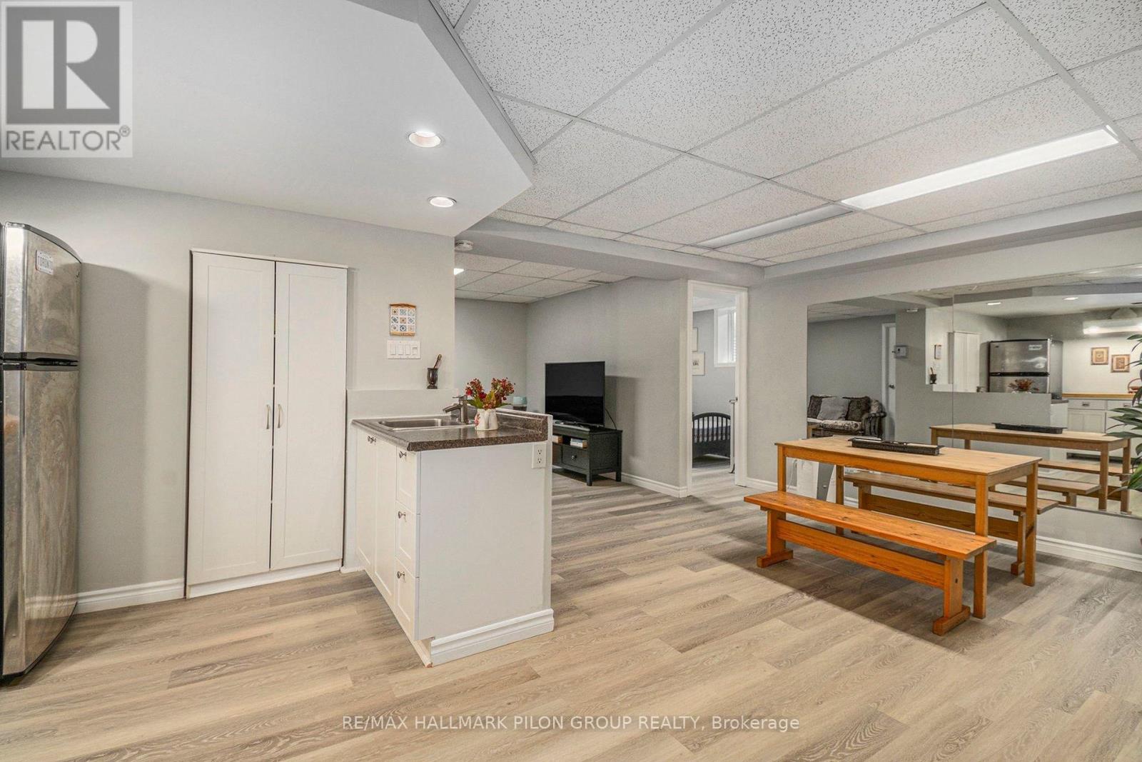 1674 SANSONNET STREET - 25