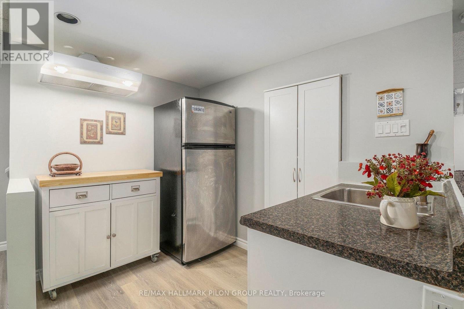 1674 SANSONNET STREET - 26