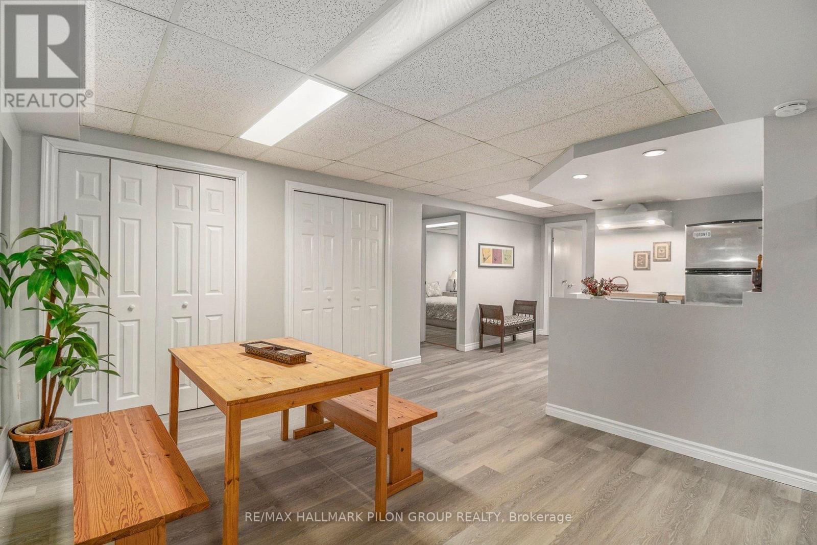 1674 SANSONNET STREET - 29