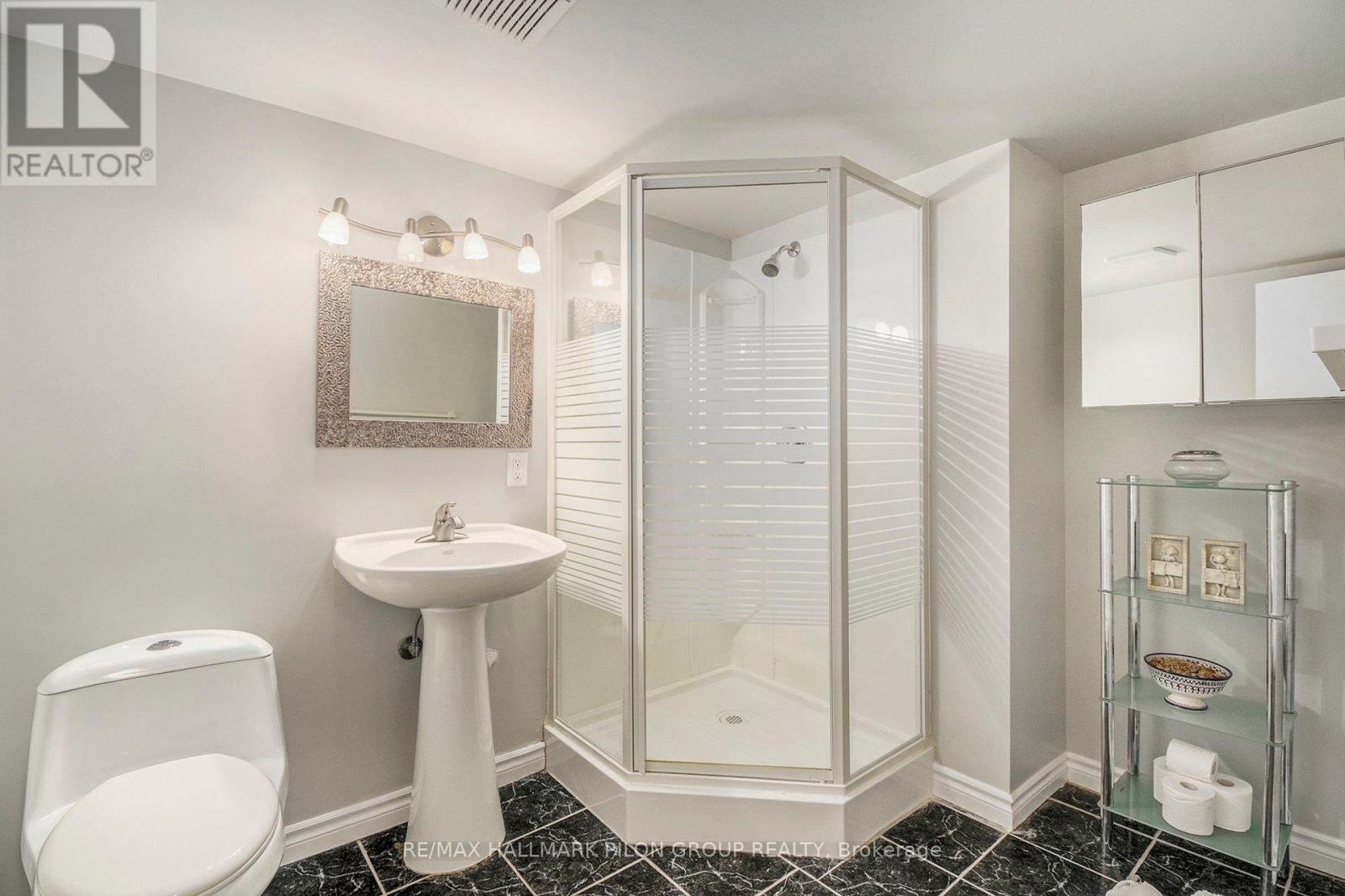 1674 SANSONNET STREET - 32