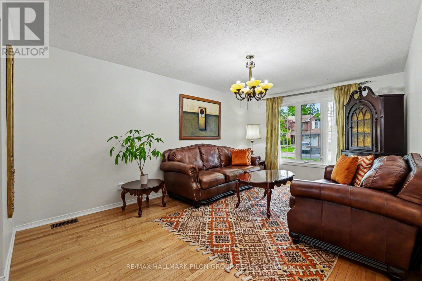 1674 SANSONNET STREET - 6