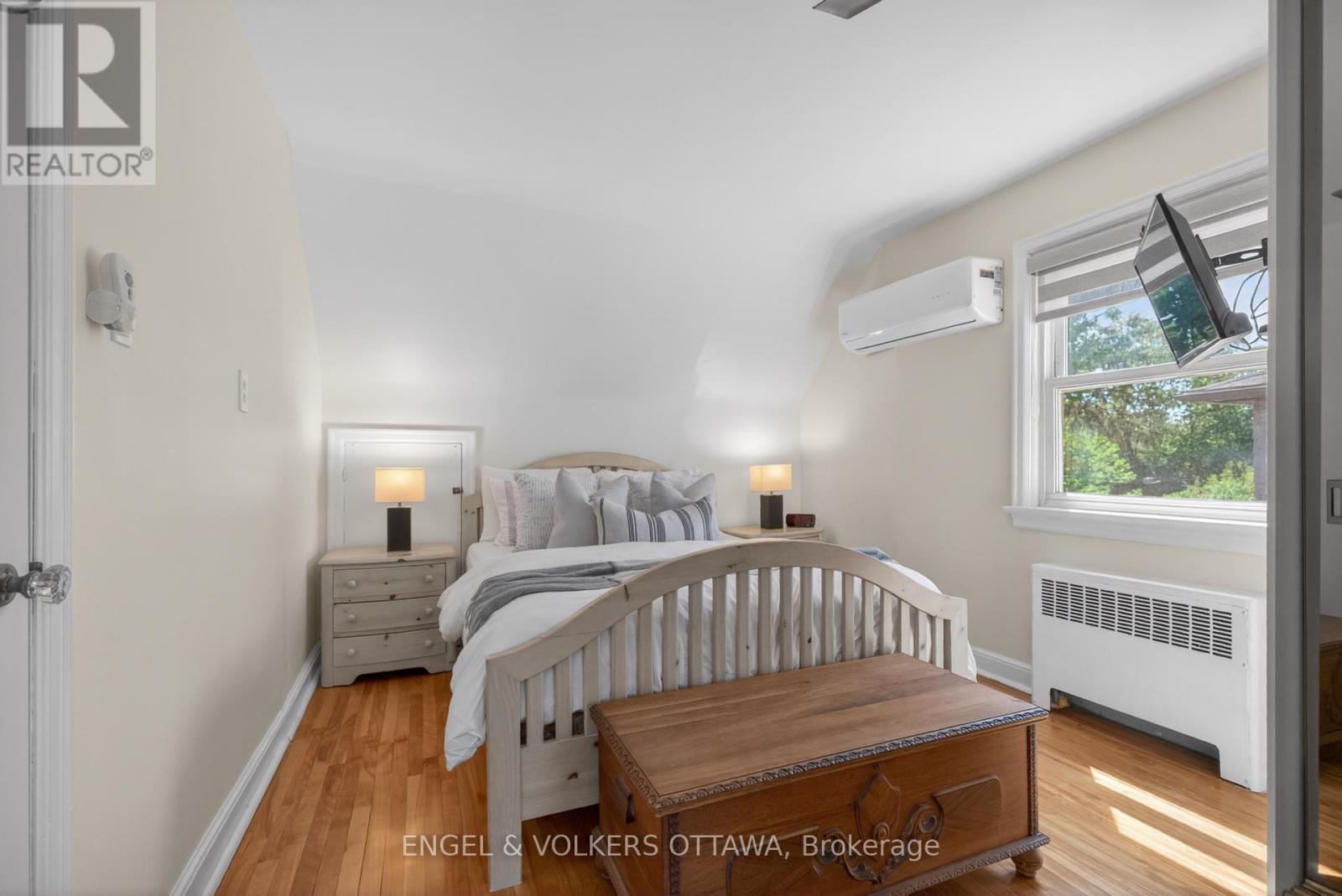 1396 MICMAC STREET - 17