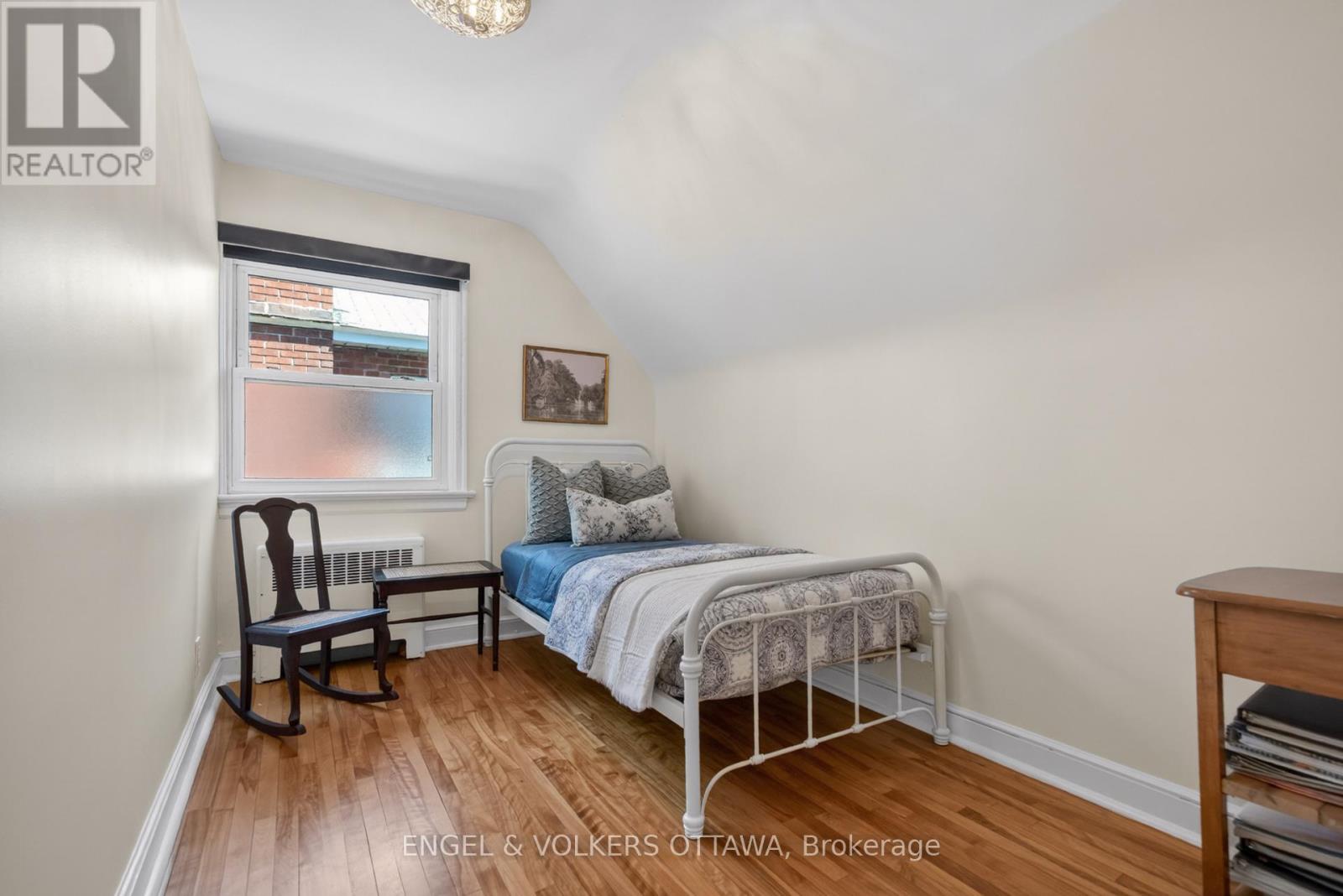 1396 MICMAC STREET - 21