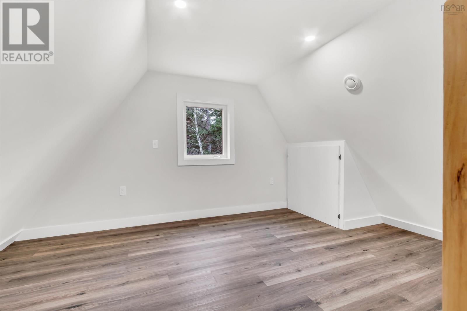 Property 16 of 37 of 111 Ski Martock Road