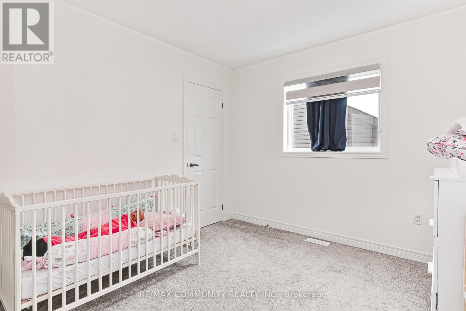 122 PLEWES DRIVE - 32