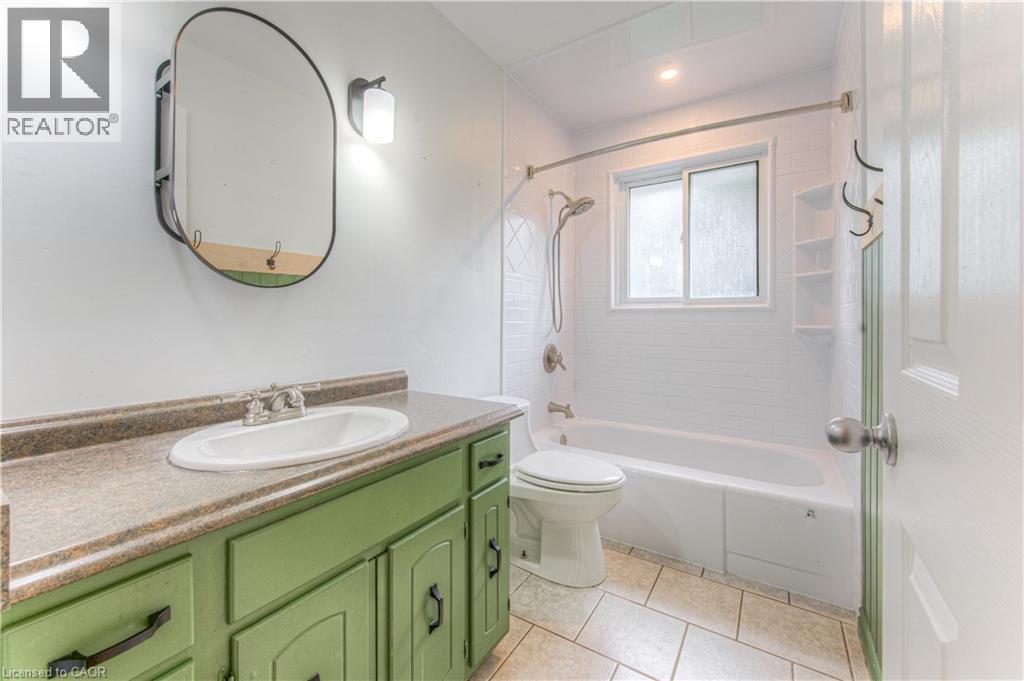 18 GILSTON Parkway - 17
