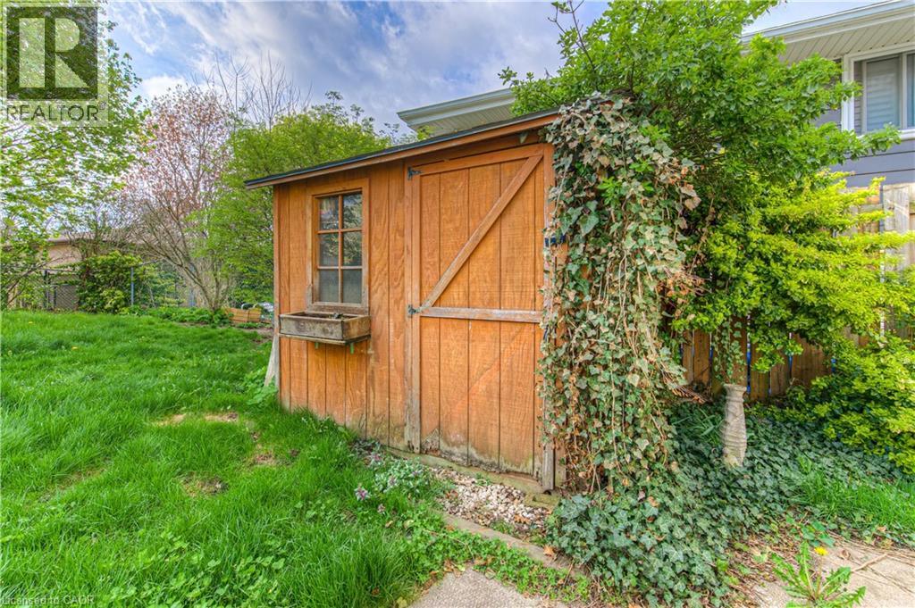 18 GILSTON Parkway - 36
