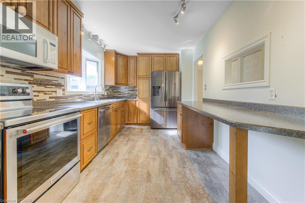 18 GILSTON Parkway - 13