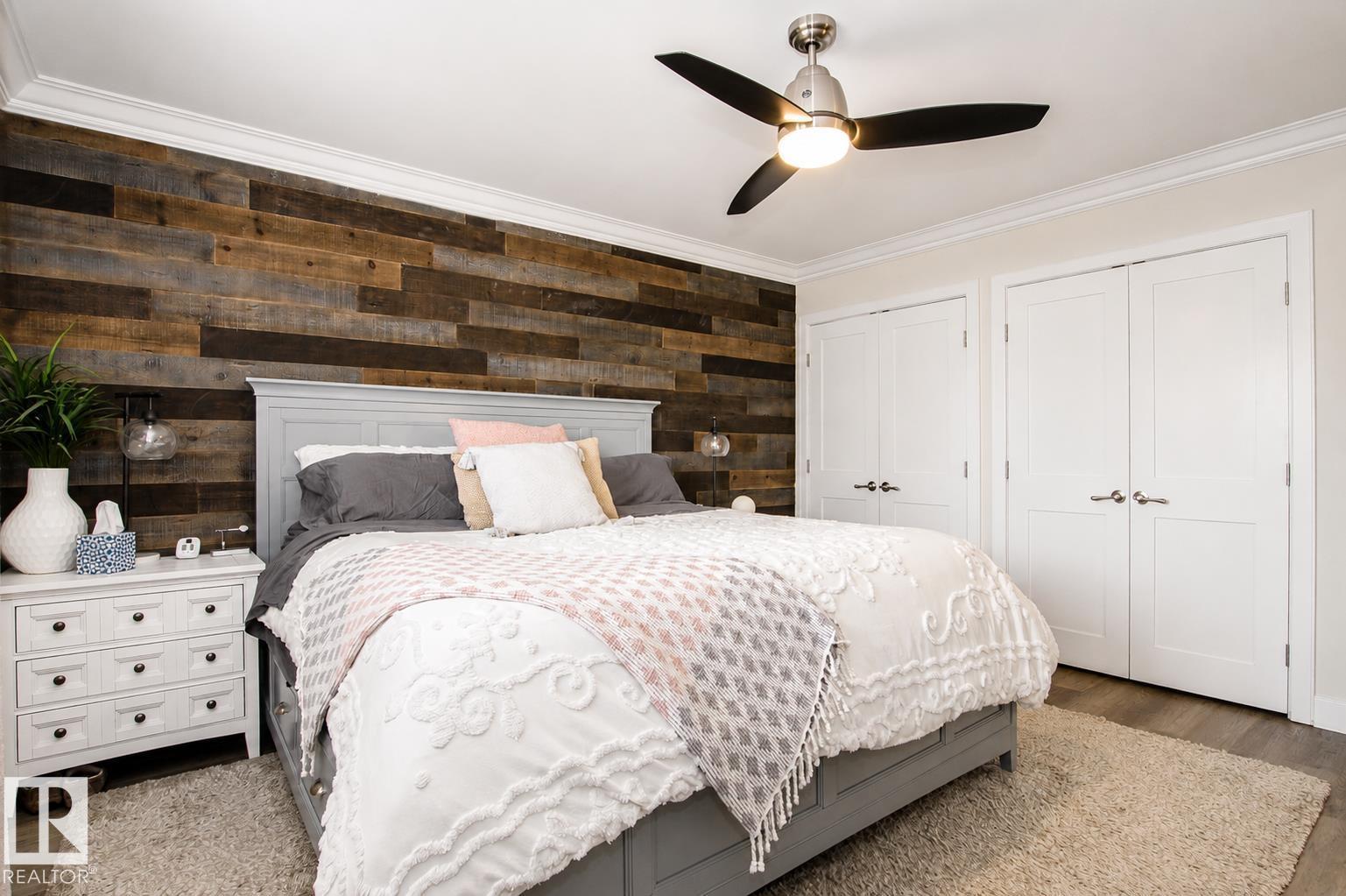 160 REGENCY DR - 18