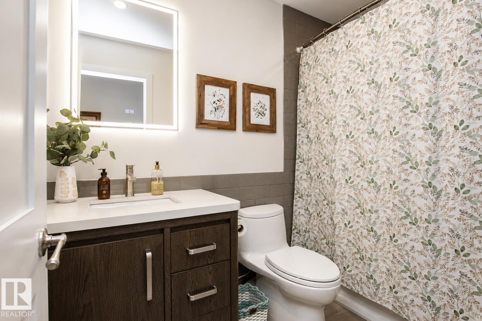 160 REGENCY DR - 23