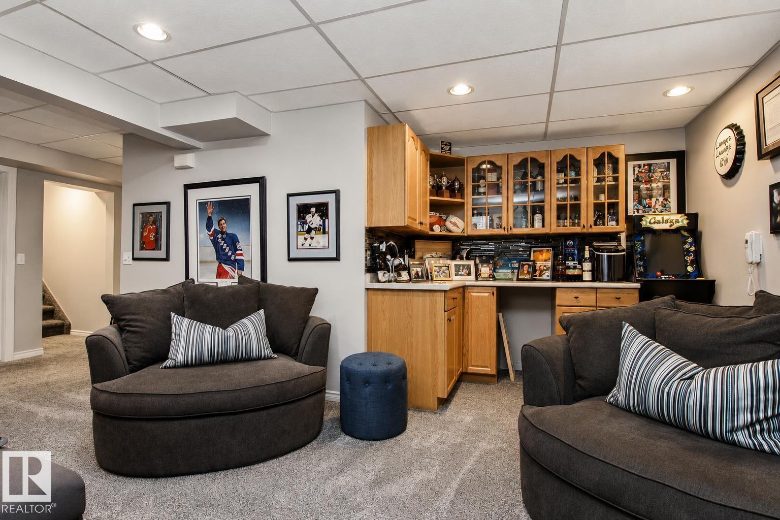 160 REGENCY DR - 30