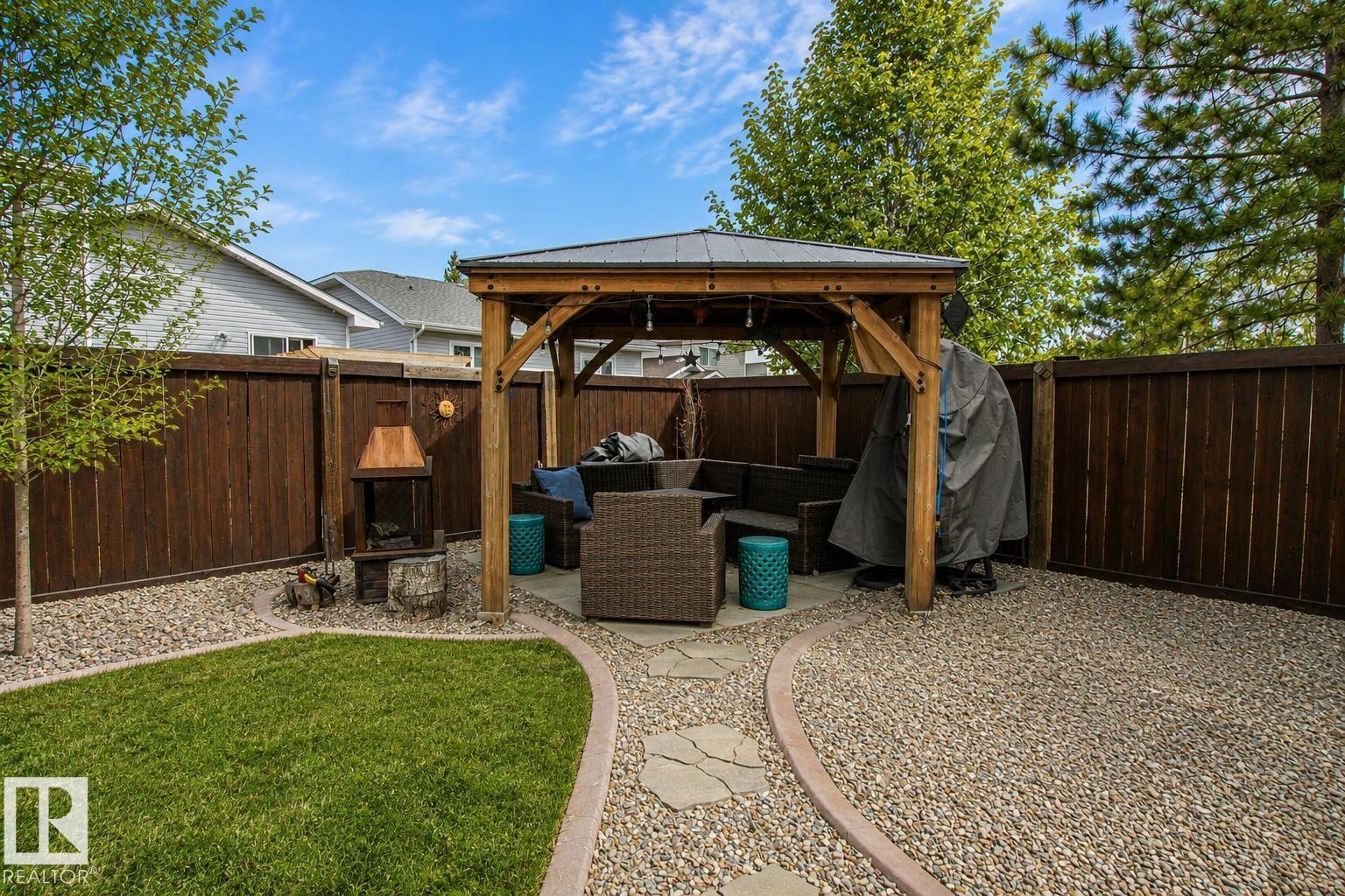 160 REGENCY DR - 34