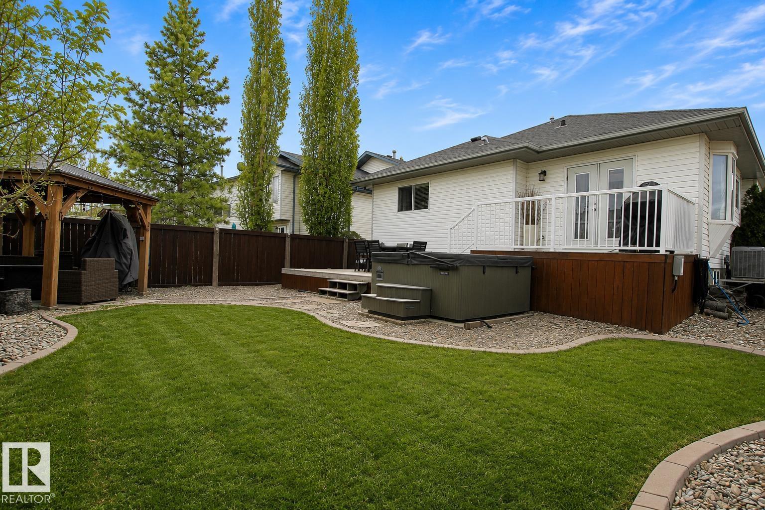 160 REGENCY DR - 36