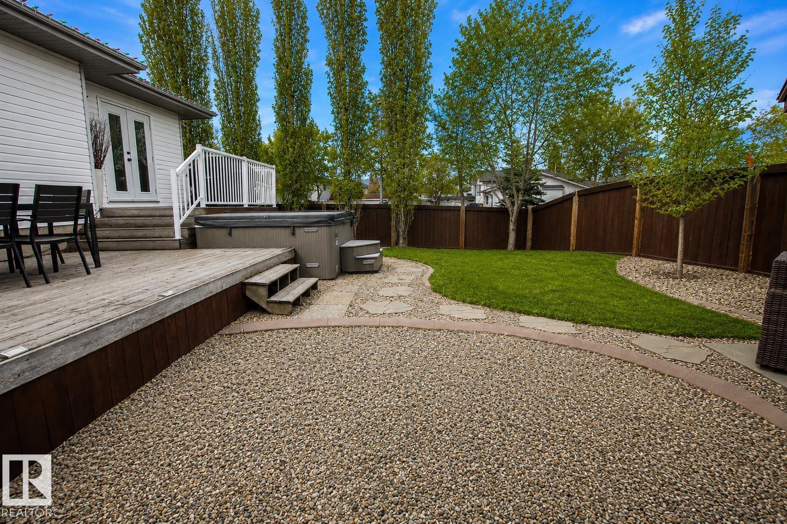 160 REGENCY DR - 38