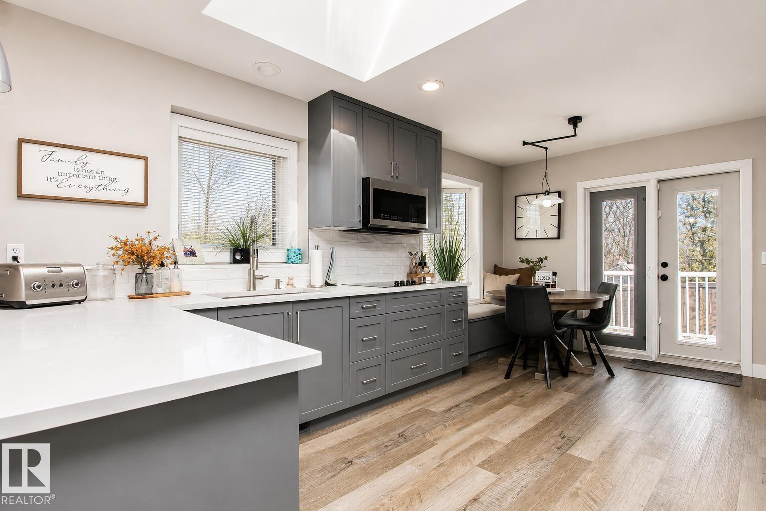 160 REGENCY DR - 9