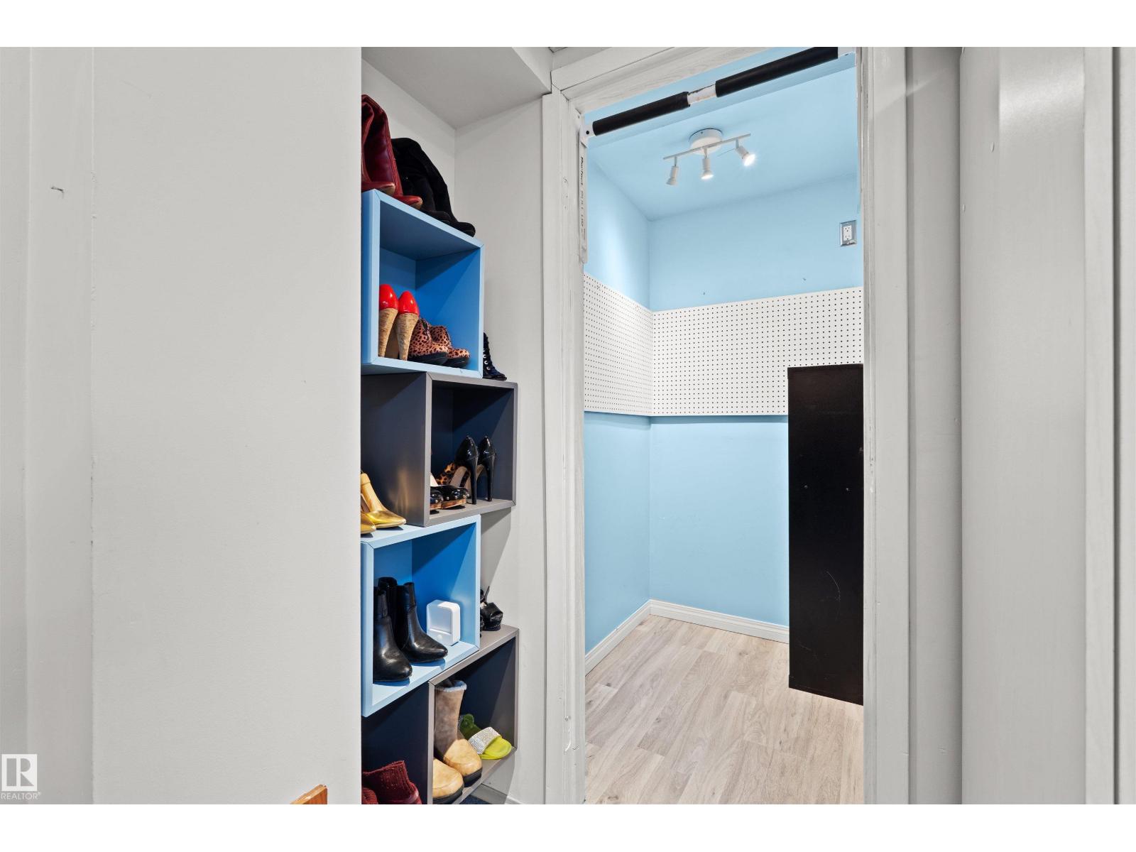 12128 25 AV NW - 18