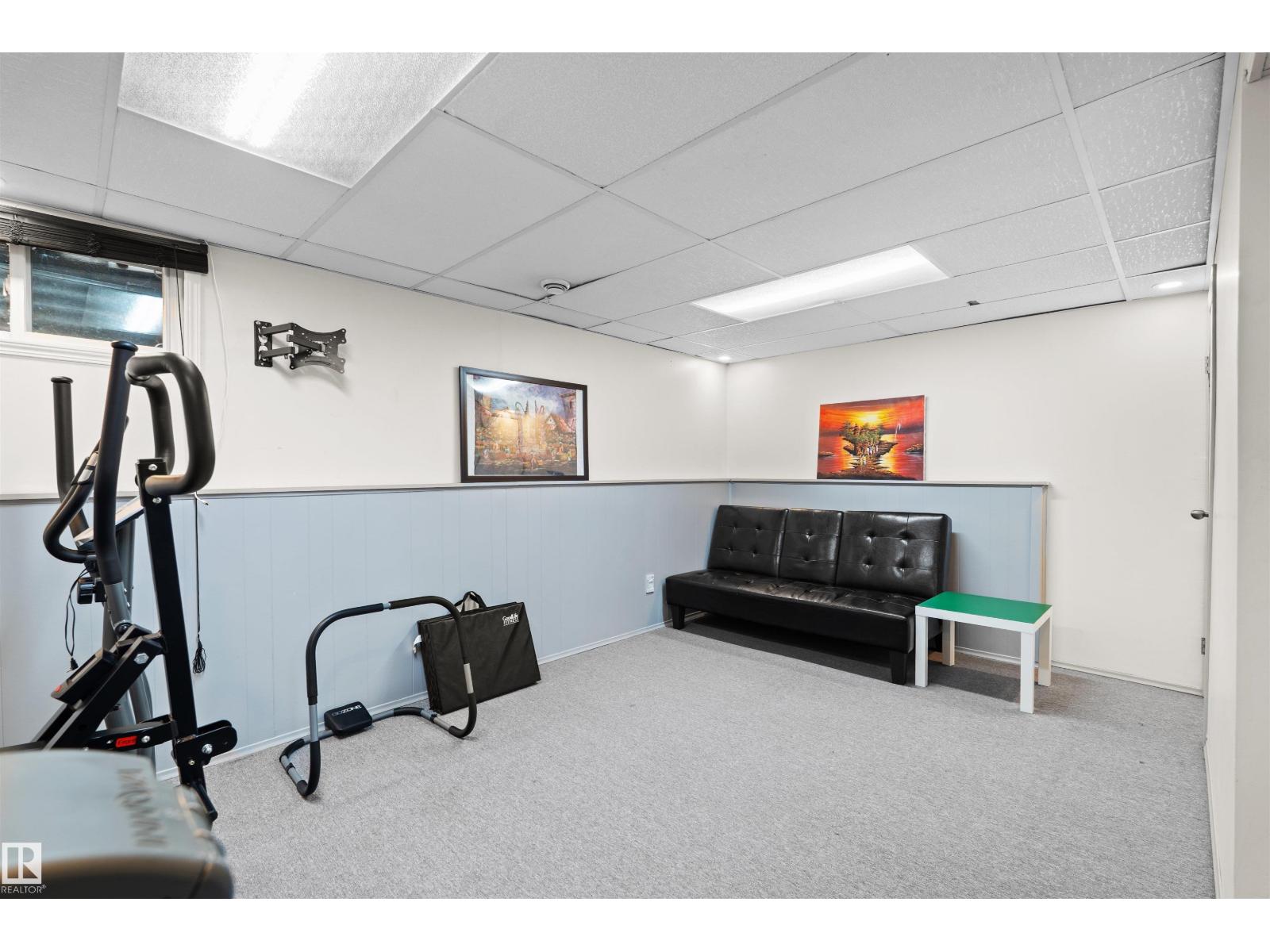 12128 25 AV NW - 21