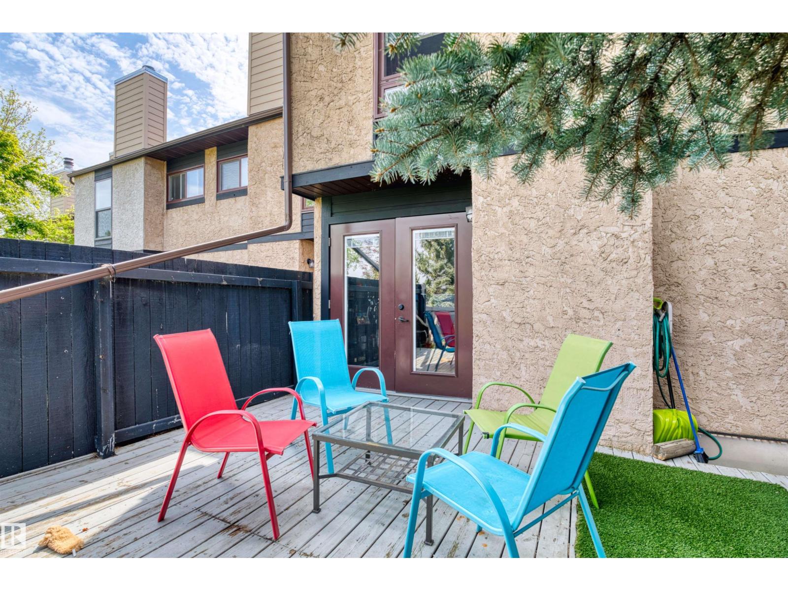 12128 25 AV NW - 23