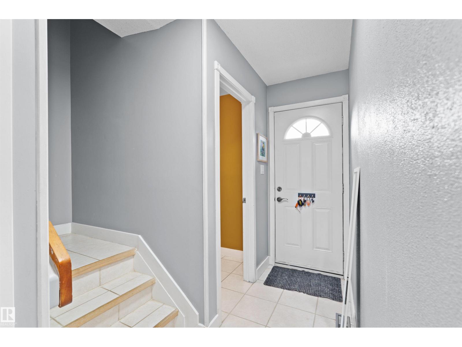 12128 25 AV NW - 4