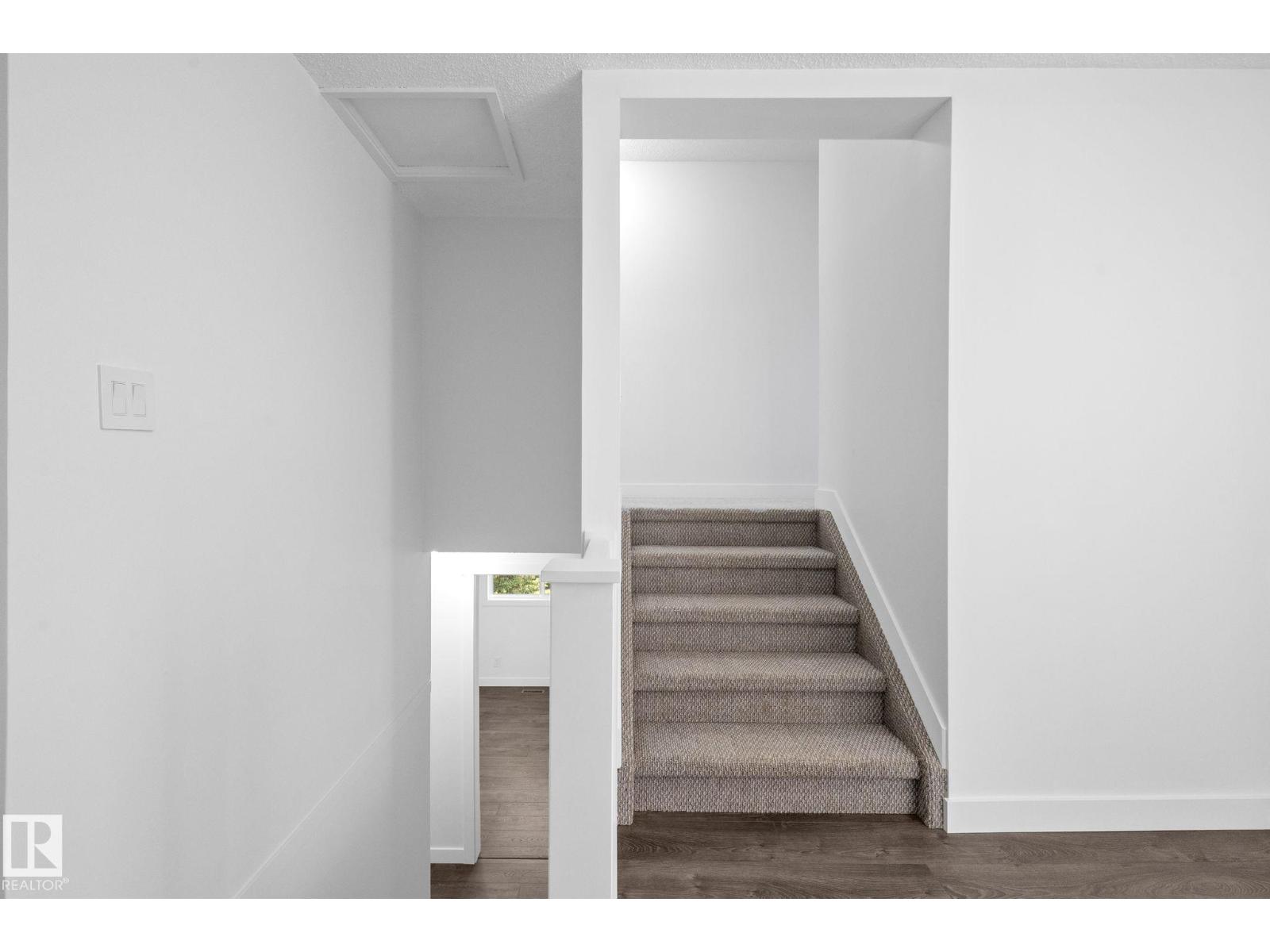 2832 135 AV NW - 10