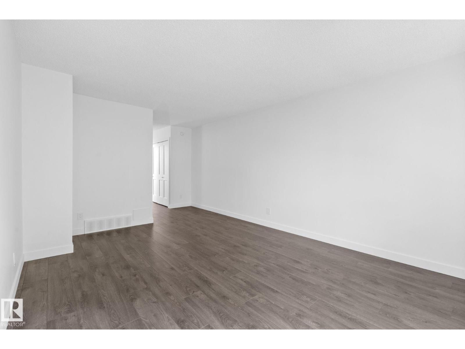2832 135 AV NW - 15