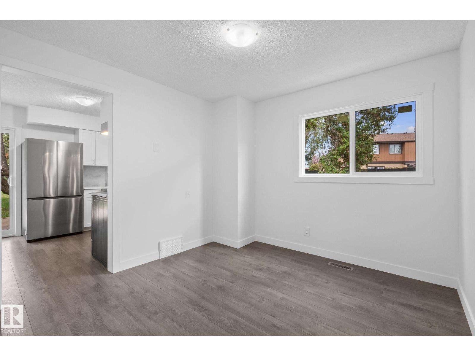 2832 135 AV NW - 19