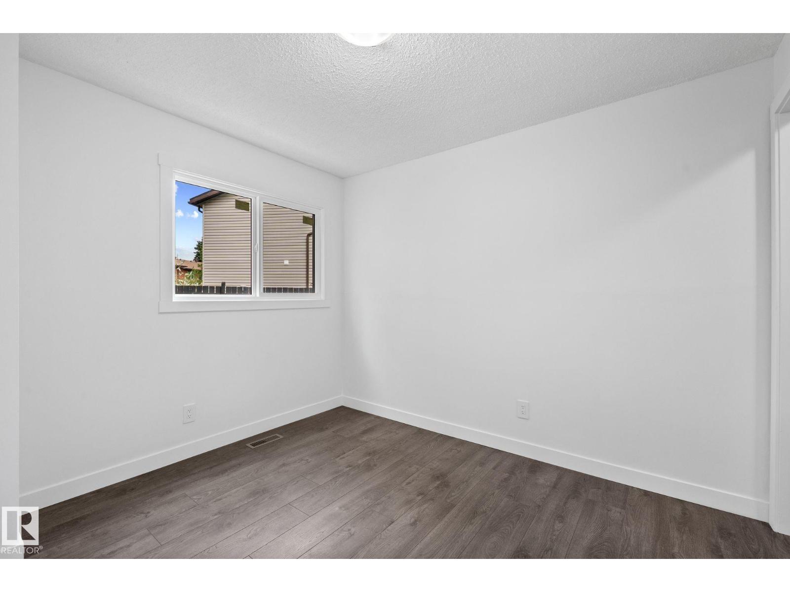 2832 135 AV NW - 21