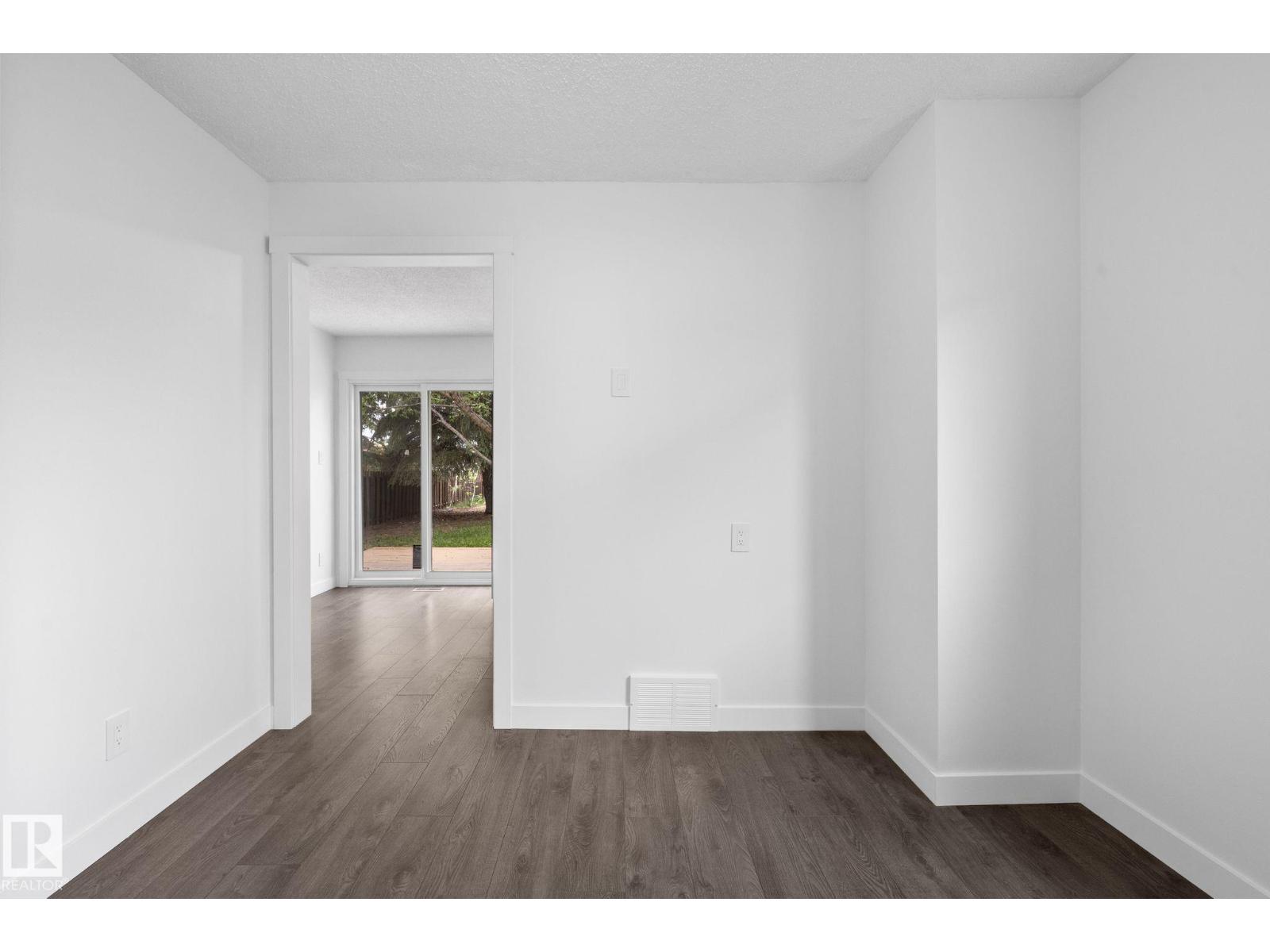 2832 135 AV NW - 22