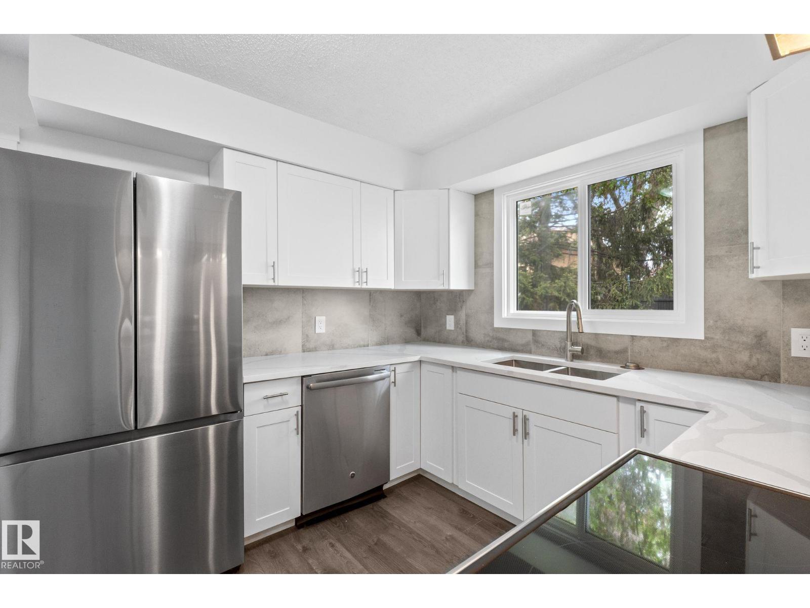 2832 135 AV NW - 24