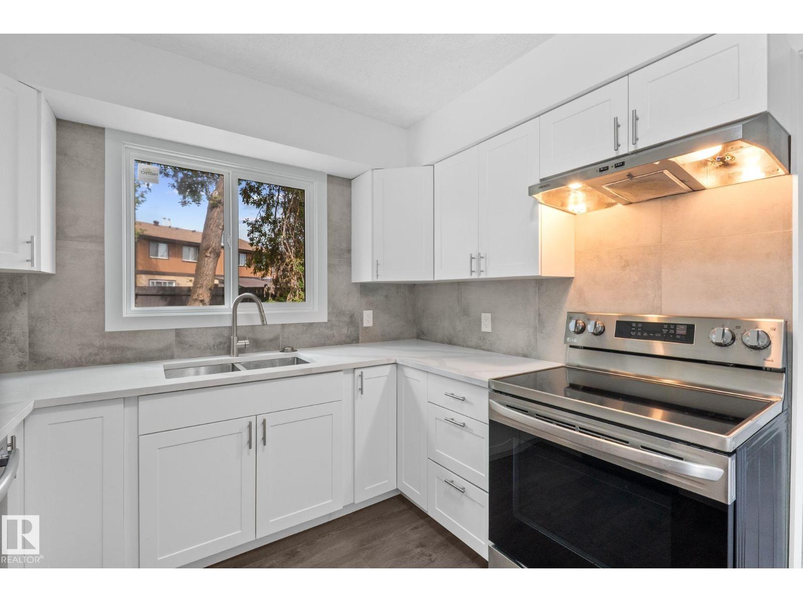2832 135 AV NW - 26