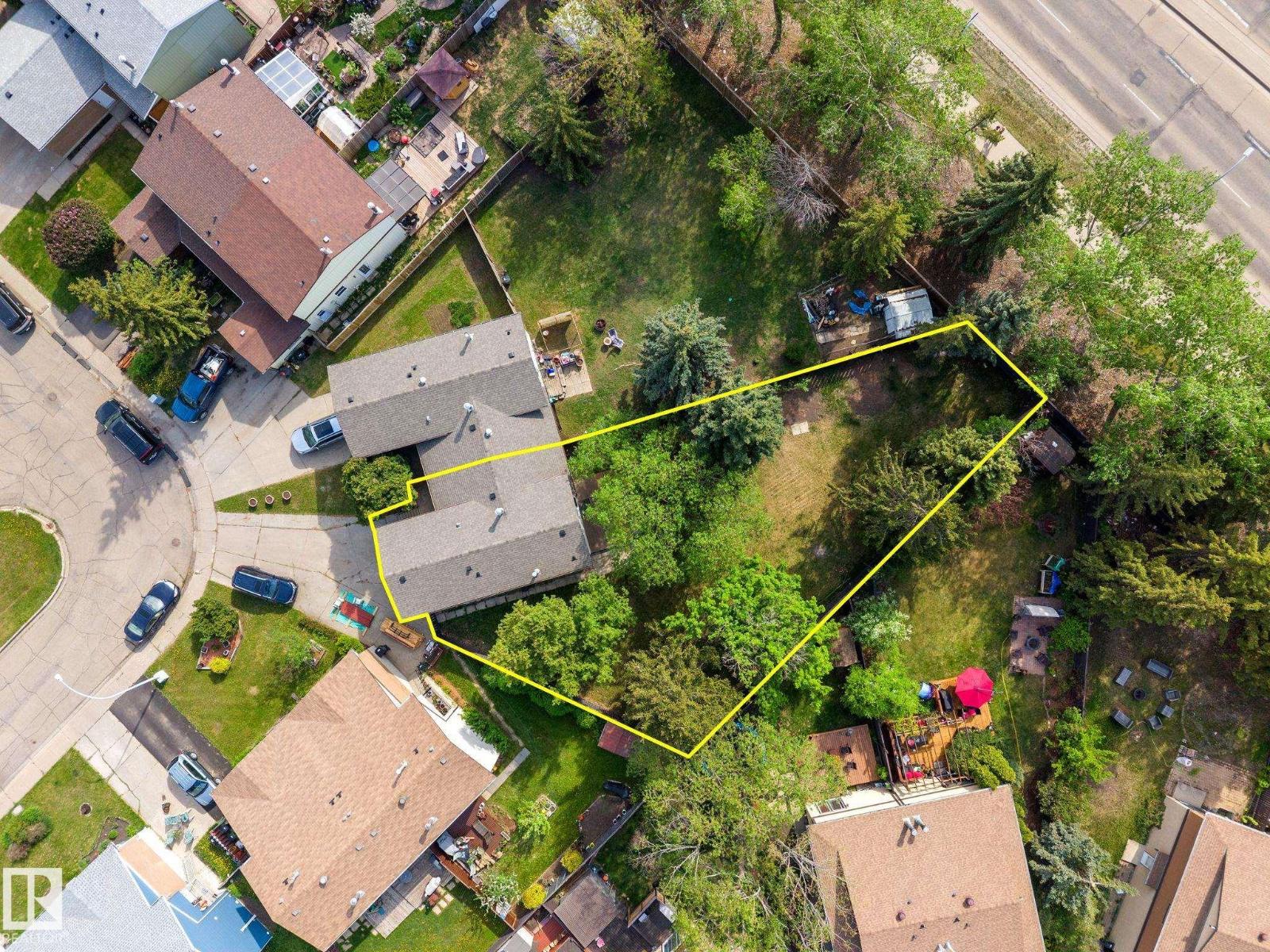 2832 135 AV NW - Image 3