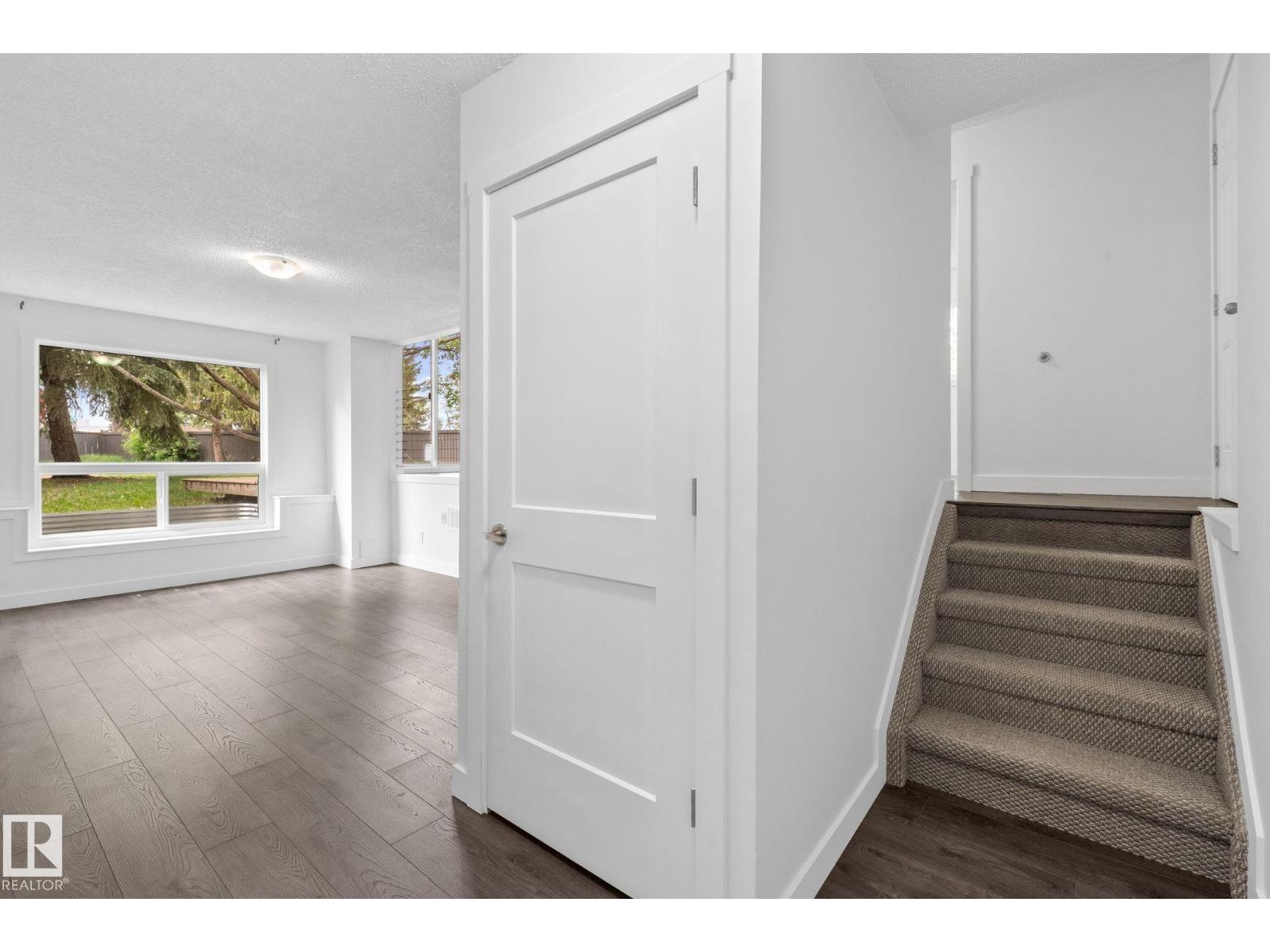 2832 135 AV NW - 31
