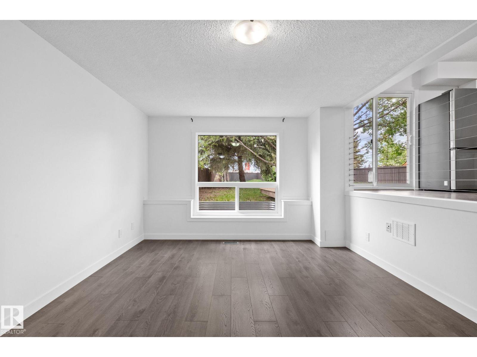 2832 135 AV NW - 34