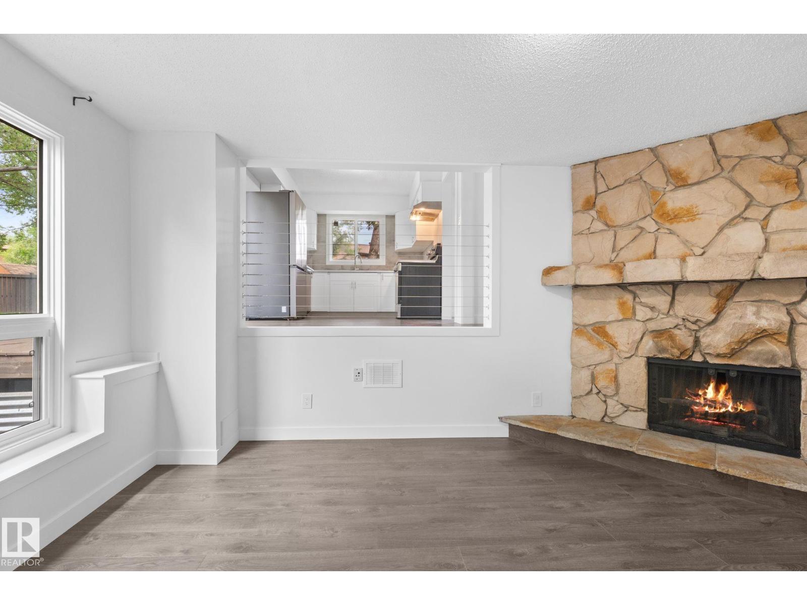 2832 135 AV NW - 35