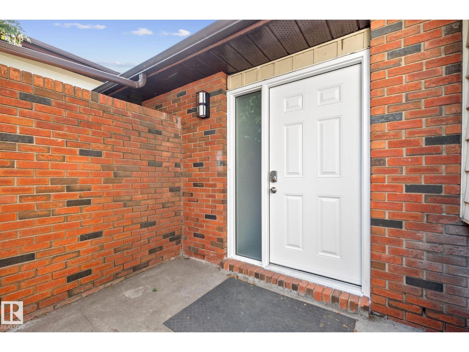 2832 135 AV NW - 4