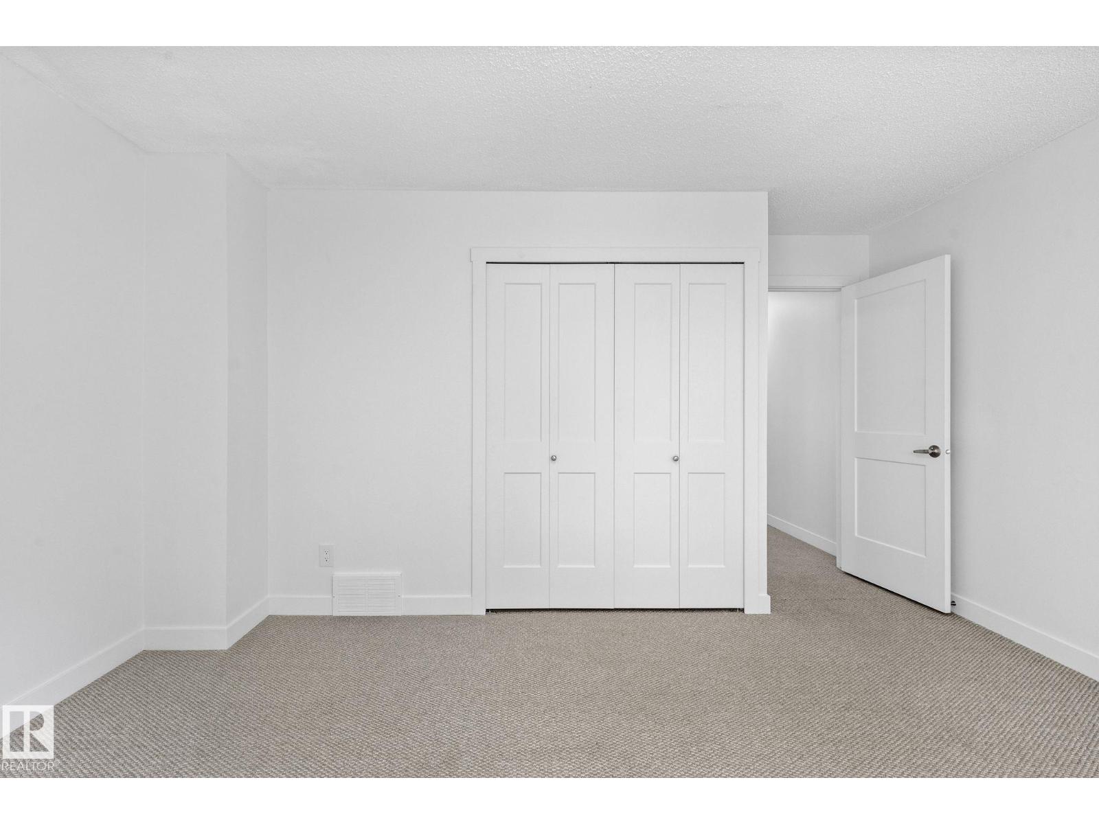 2832 135 AV NW - 44