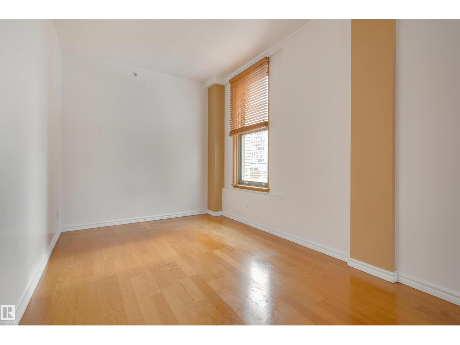 #902 10134 100 ST NW - 12