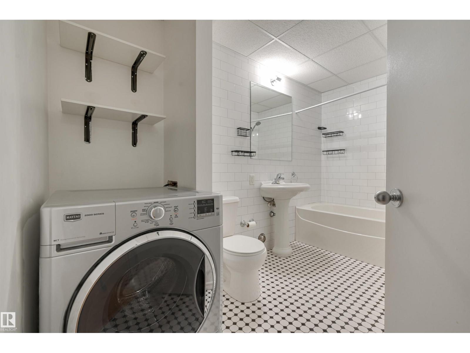#902 10134 100 ST NW - 23