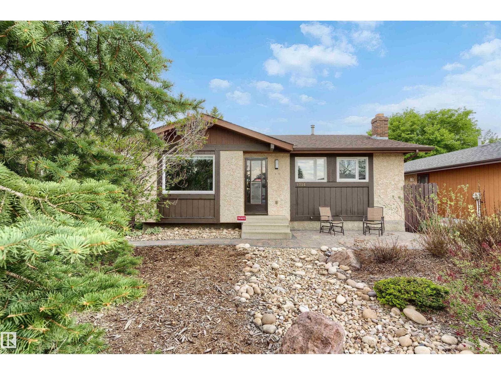 1736 36 ST NW - 1