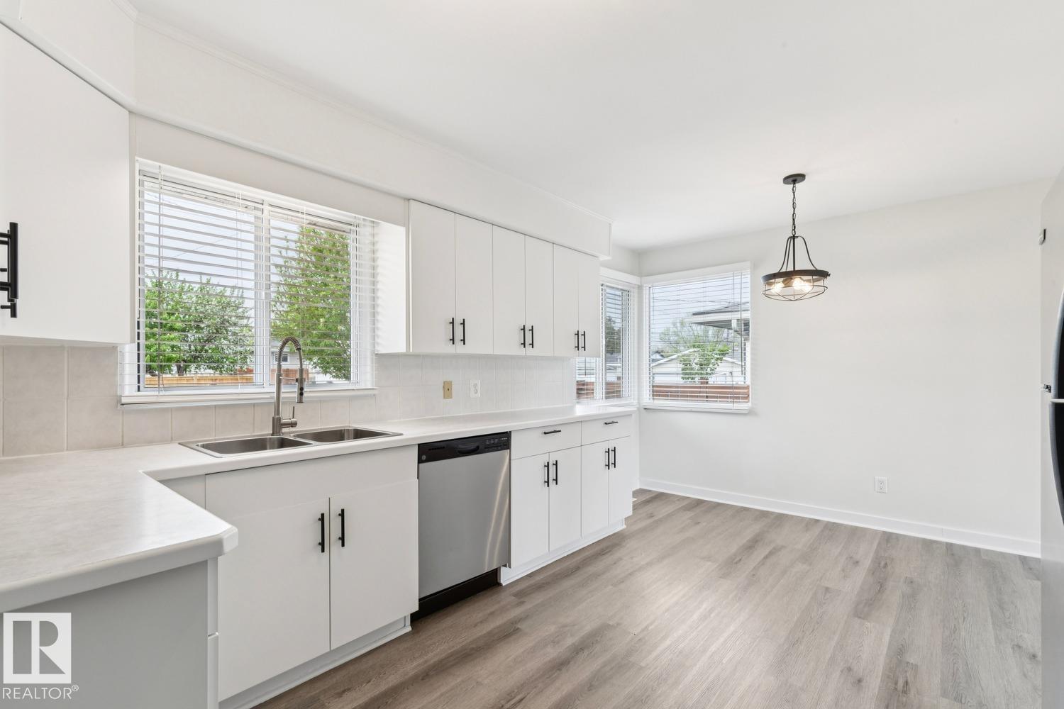 5203 103 AV NW NW - 5