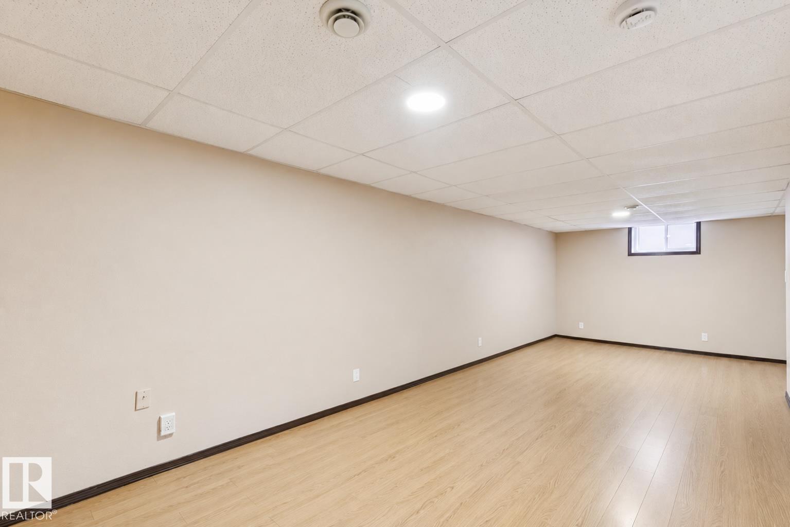 5203 103 AV NW NW - 21
