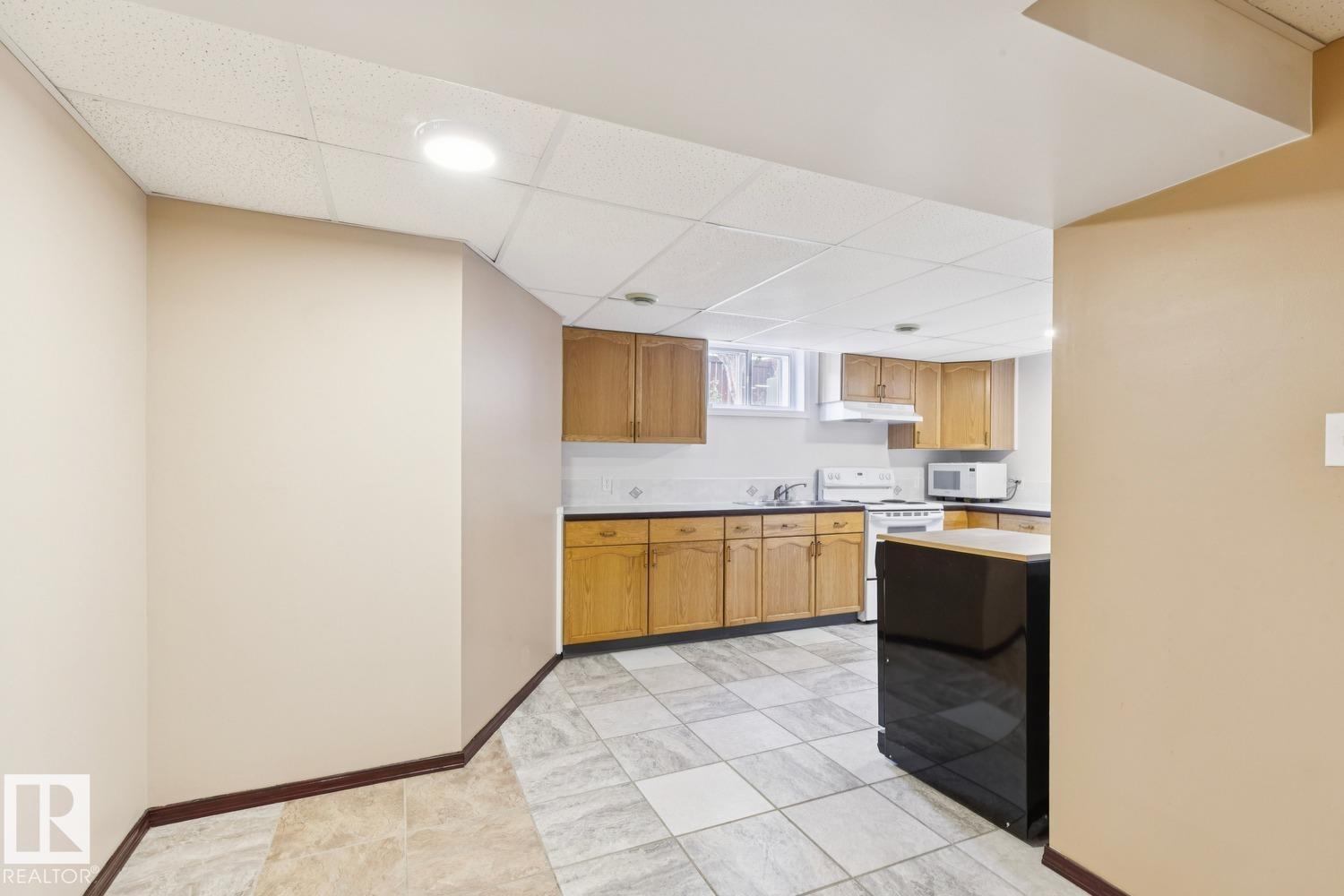5203 103 AV NW NW - 23