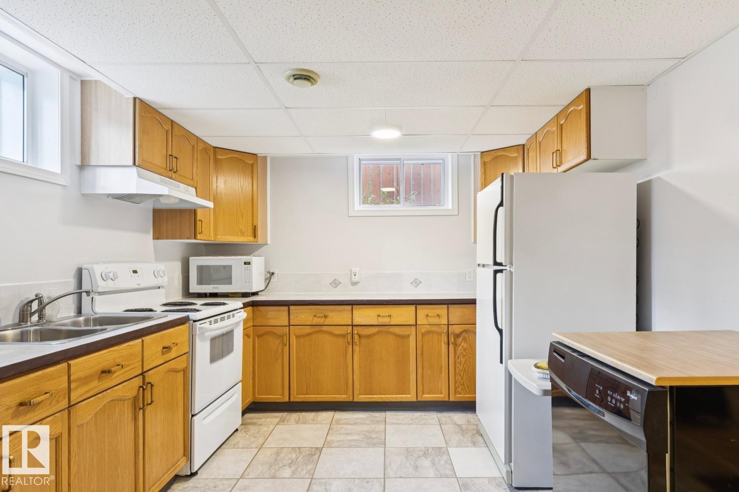 5203 103 AV NW NW - 25