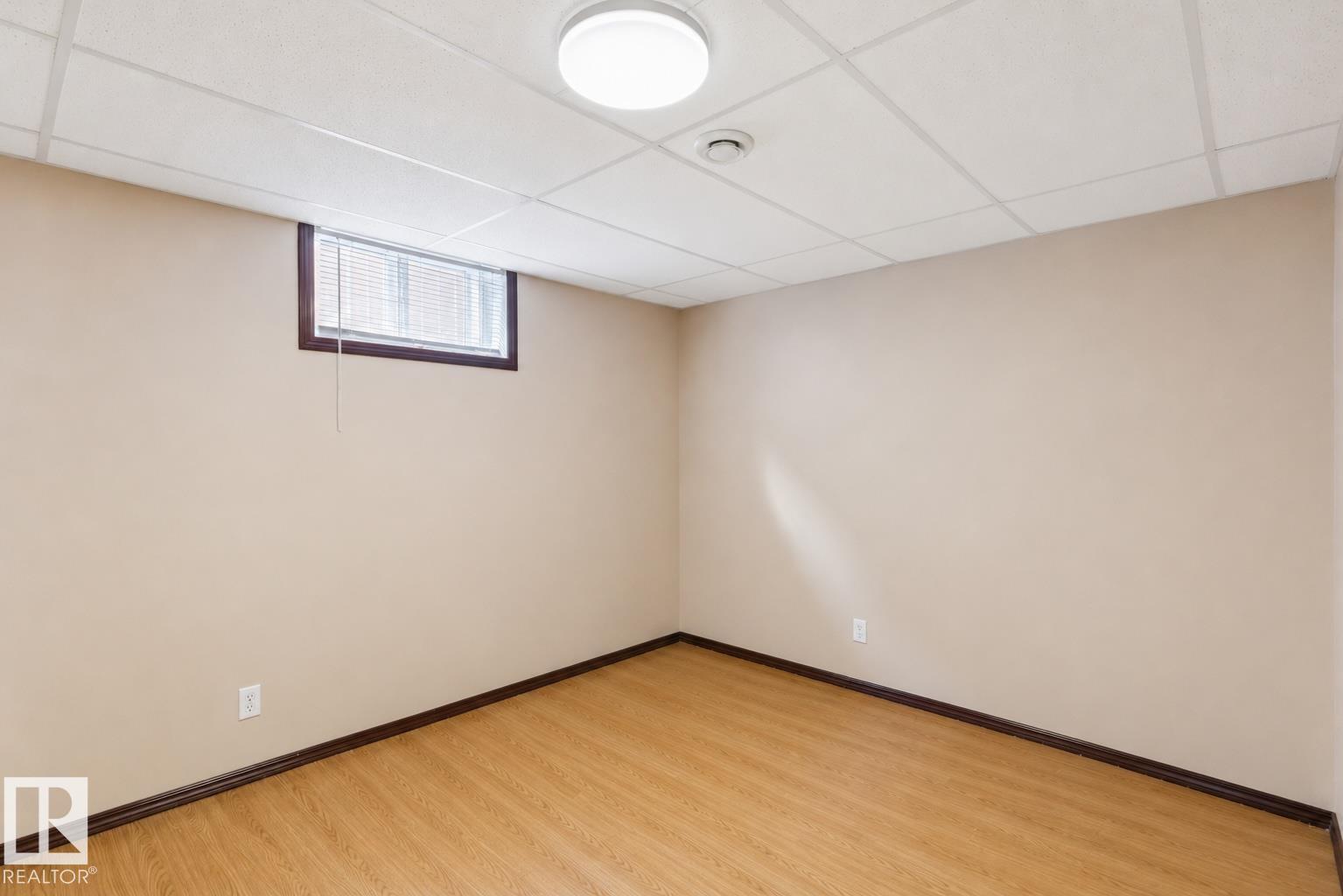 5203 103 AV NW NW - 26