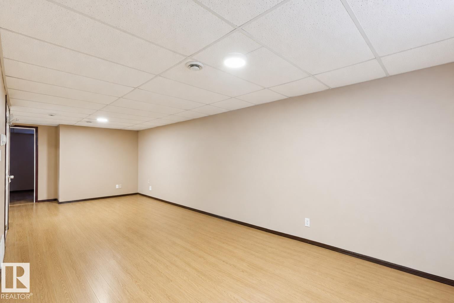 5203 103 AV NW NW - 27