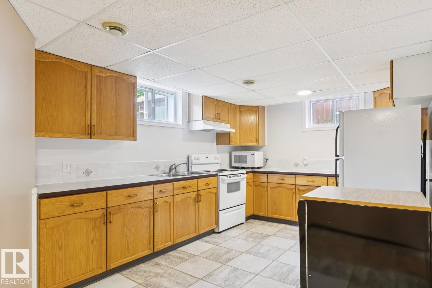 5203 103 AV NW NW - 24