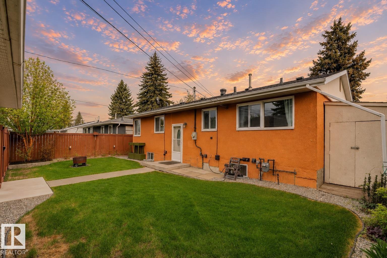 5203 103 AV NW NW - 32