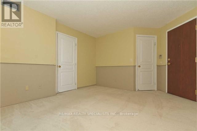 #411 2565 ERIN CENTRE BOULEVARD - 15