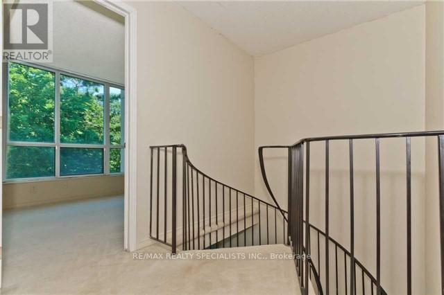 #411 2565 ERIN CENTRE BOULEVARD - 17