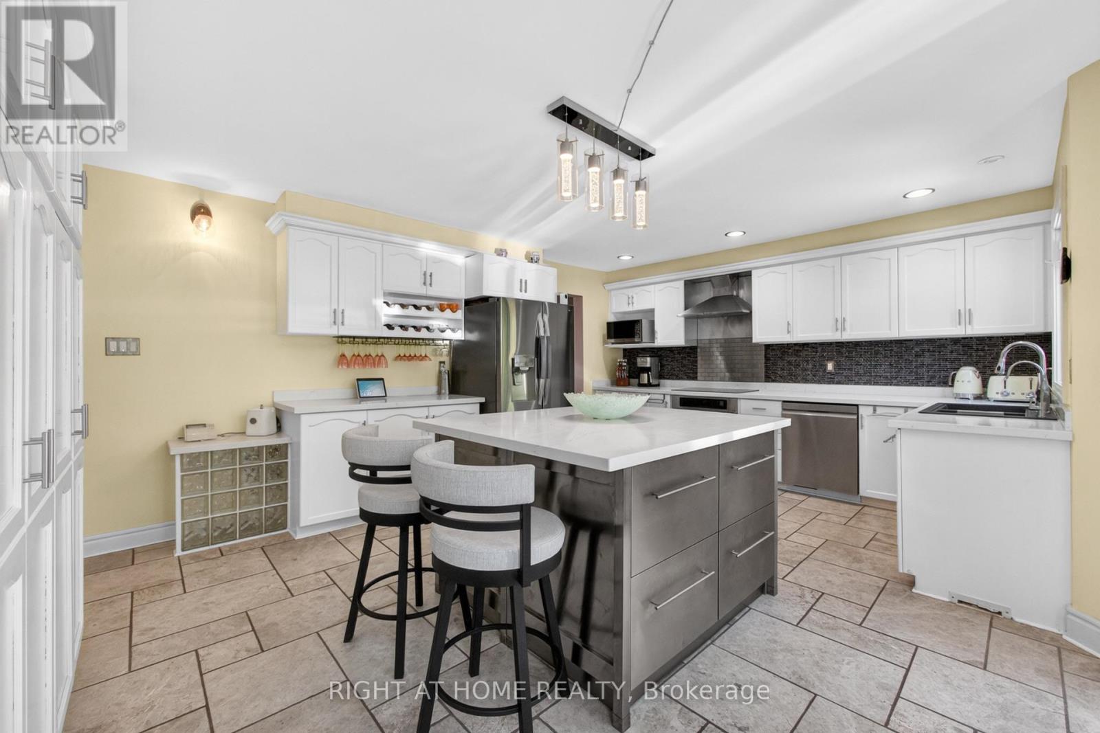 2005 OAK SPRINGS ROAD - 12